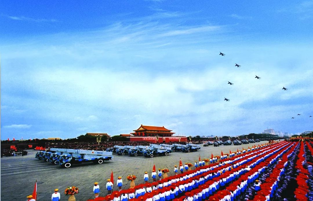一张长图速览九三盛大阅兵一张长图速览九三盛大阅兵，历史瞬间与民族精神的时代印记