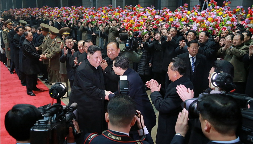 金正恩回到平壤金正恩回到平壤，朝鲜领导人的回归与国家的未来展望