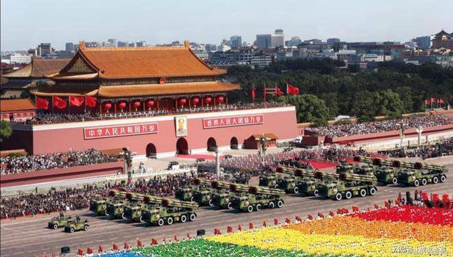 看一下阅兵关于阅兵，我可以为您提供一些相关信息。